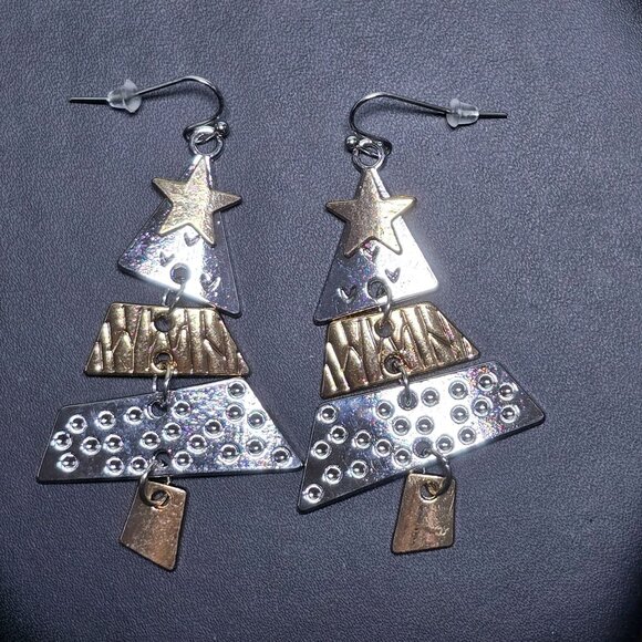 2/$15 Christmas Tree Dangling Earrings (NWOT) - Picture 3 of 4